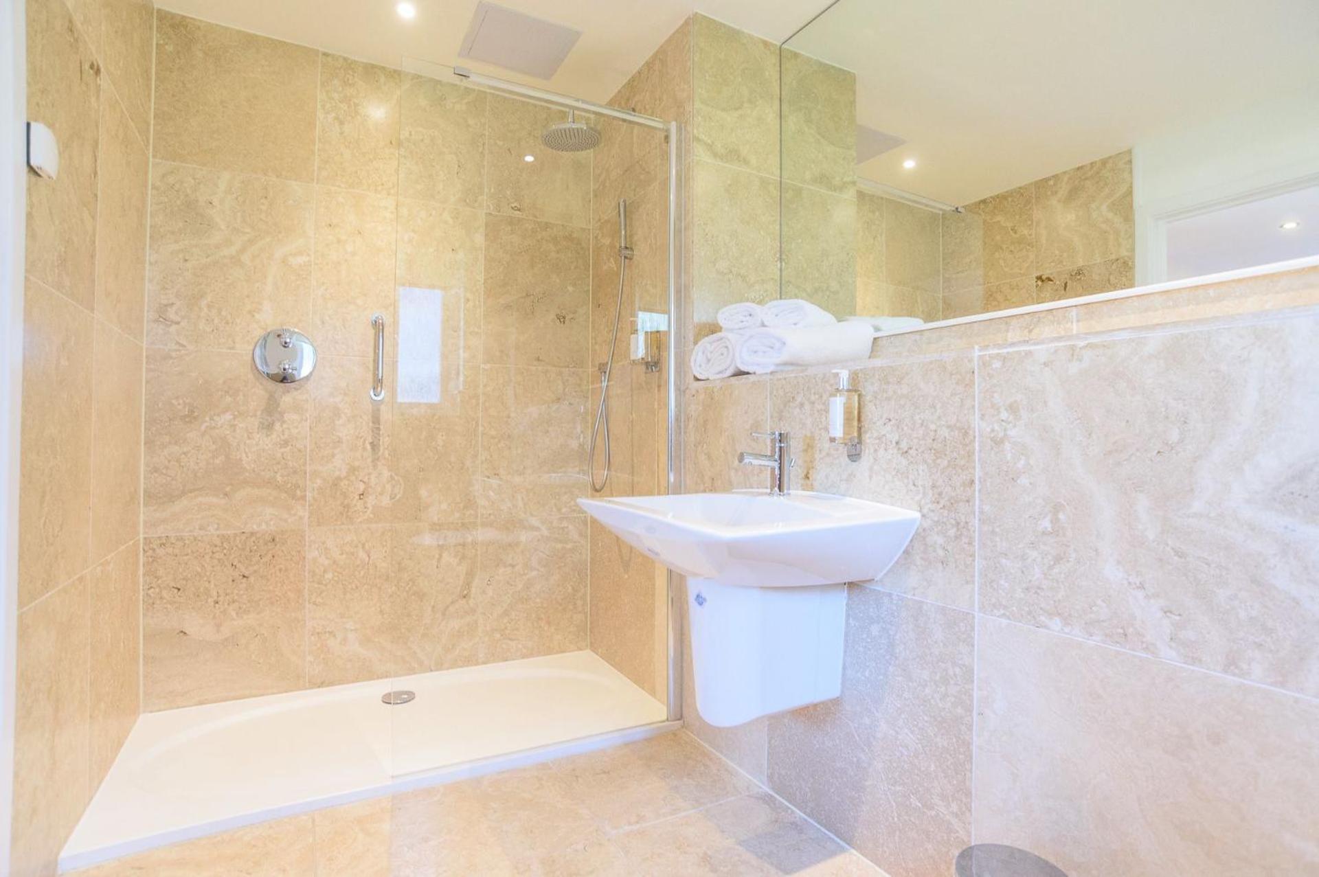 Luxurious 3 Bedroom New England Style - Trewhiddle V7 * St Austell