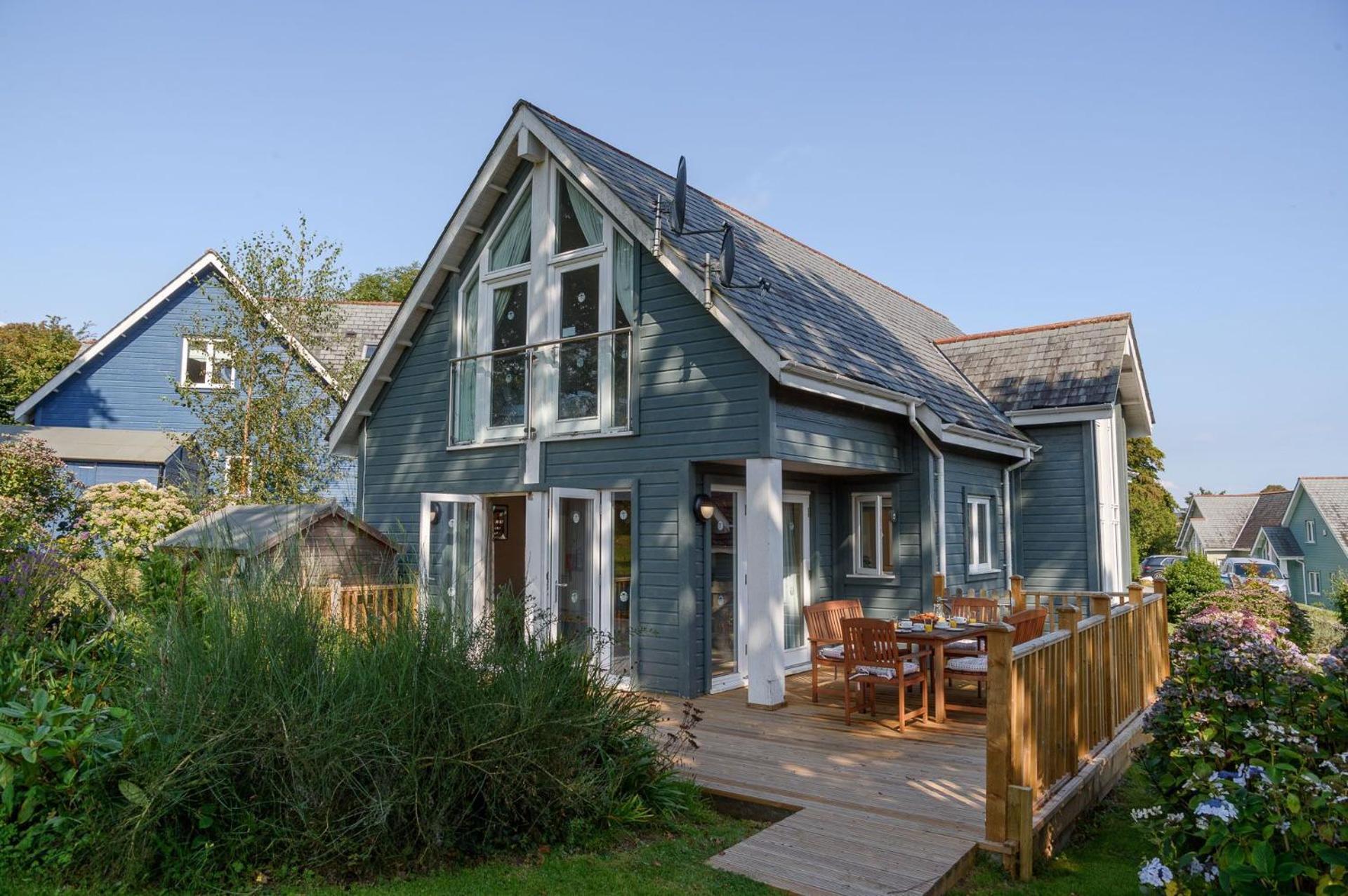 Luxurious 3 Bedroom New England Style - Trewhiddle V7 *